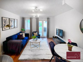 Knaphill - 2 Bedroom Terrace House - With Garden
